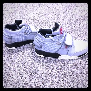 Victor Cruz Nike trainers